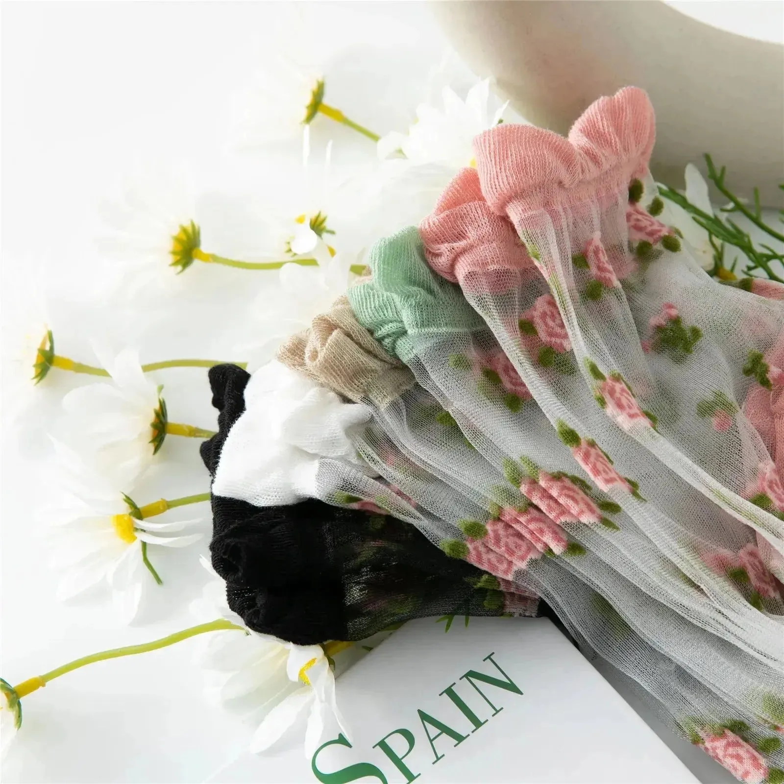 Delicate Vintage Floral Lace Ruffle Socks with Crystal Silk for Women and Girls – Kawaii Harajuku Style Crew Socks