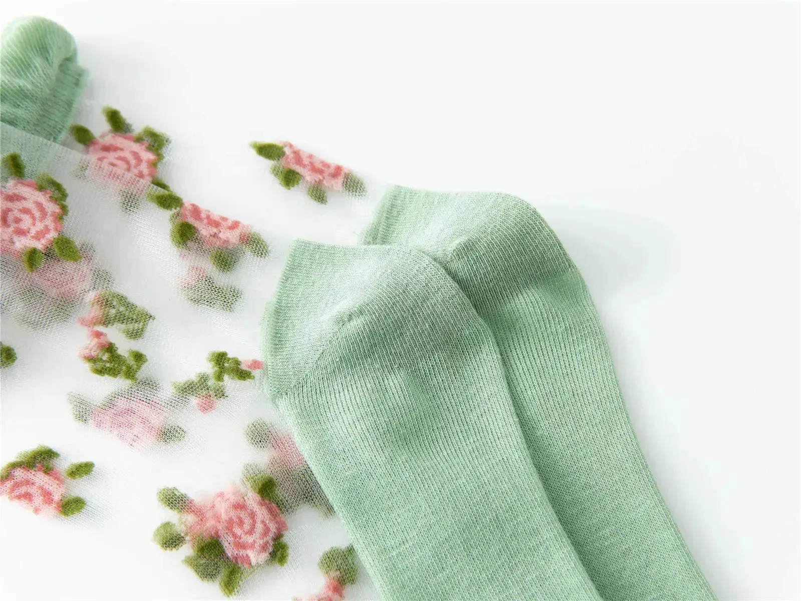 Delicate Vintage Floral Lace Ruffle Socks with Crystal Silk for Women and Girls – Kawaii Harajuku Style Crew Socks
